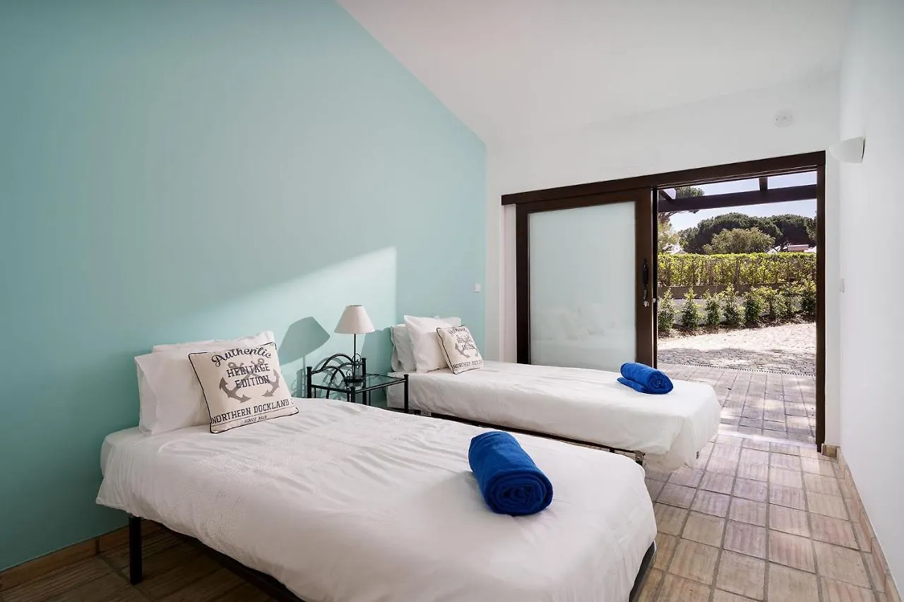 Villa Alicia - Vilamoura Quarteira 0*,